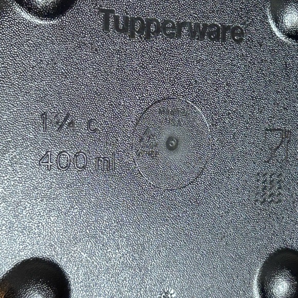 TUPPERWARE MICROWAVE ROUND VENT N SERVE INDIGO BLUE 1 3/4 CUPS - Picture 7 of 7